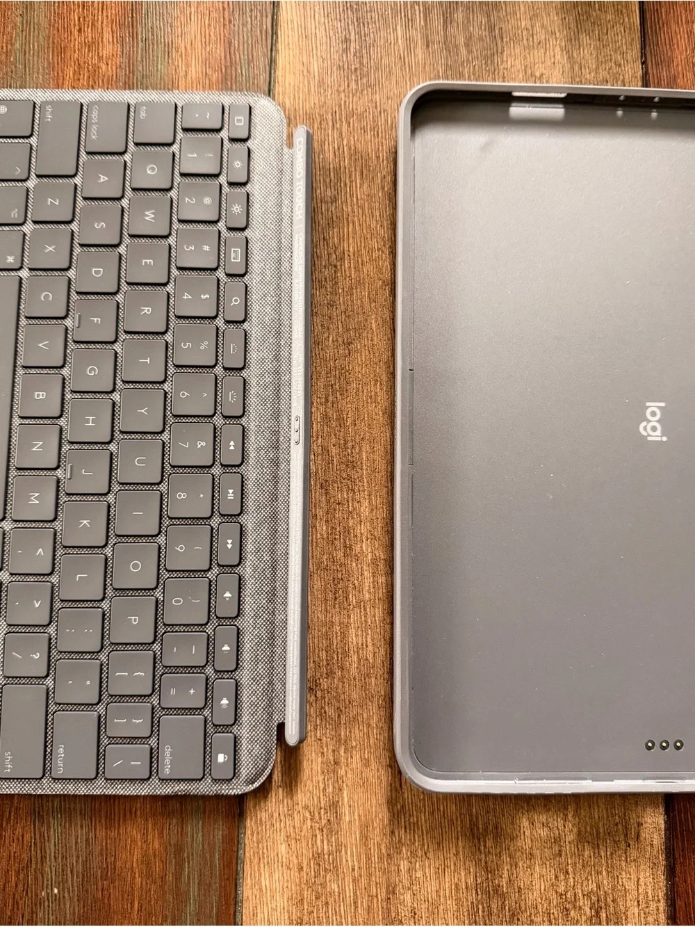 Logitech Combo Touch Keyboard Case for iPad Pro 11”
